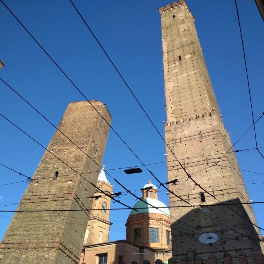 2Towers Holiday House_Centro Storico Di Bologna Bagian luar foto